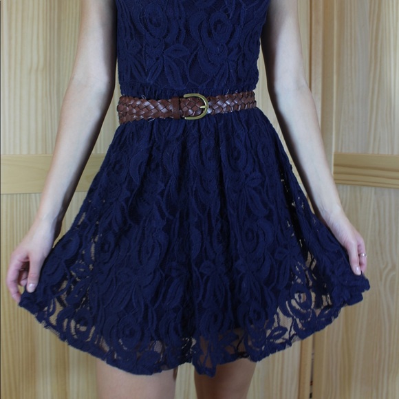 Blue lace dress - Picture 2 of 4